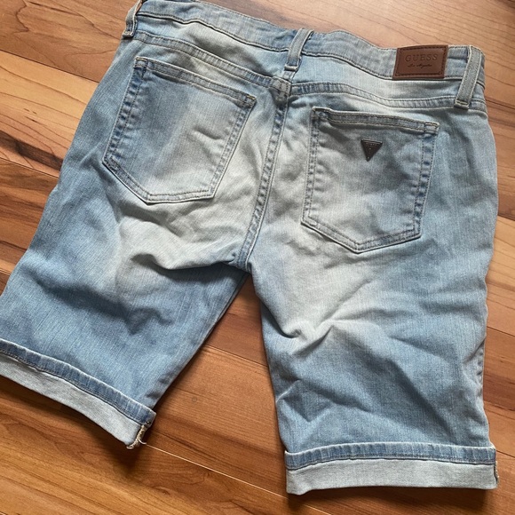Guess Shorts - Picture 2 of 3